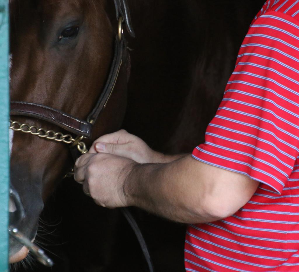 Glyshaw prepares Bucchero. (Julie June Stewart photo)